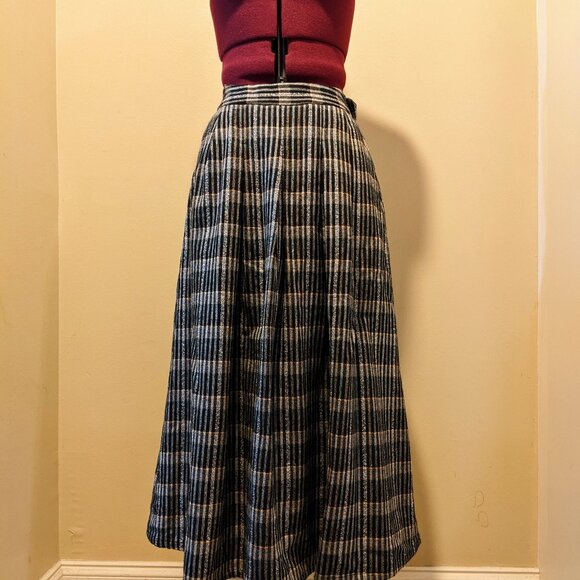 NWT Plaid Wool Pleated Midi Skirt – Size Medium - Picture 3 of 12